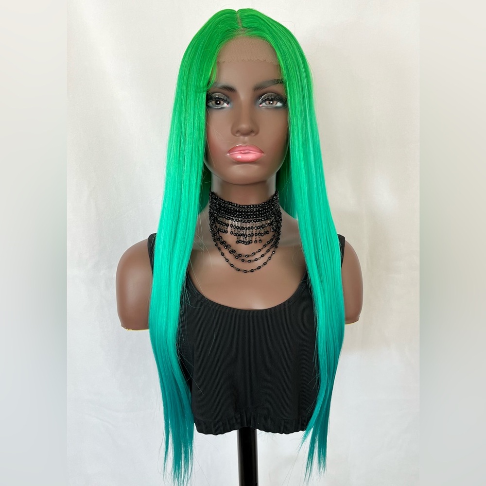 Very Pretty Aqua Green Premium Fiber Lace Front Wig for Cosplay/Gaming/Events 💚🩵